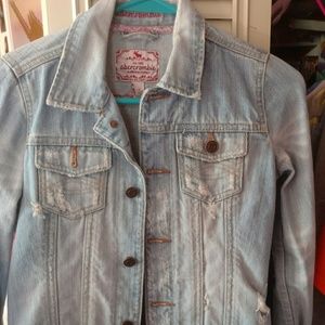 Amazing Abercrombie Jean Jacket Distressed Size Sm